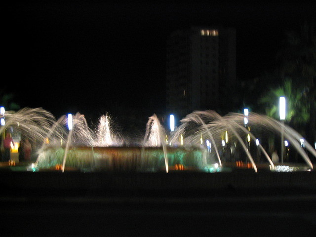 48 Fountaine in Salou at night